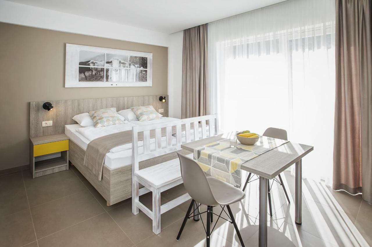 Apartments Capic Niko Башка Екстер'єр фото