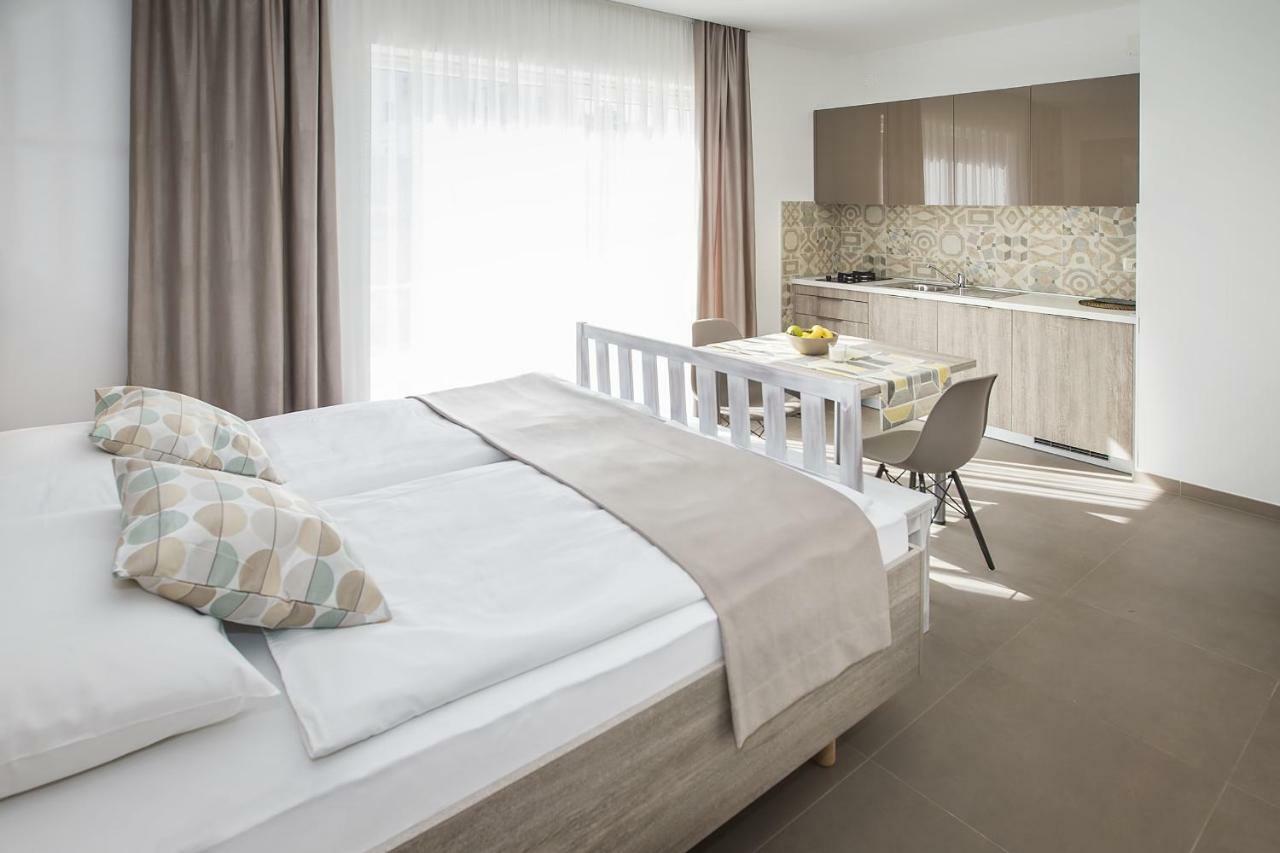 Apartments Capic Niko Башка Екстер'єр фото