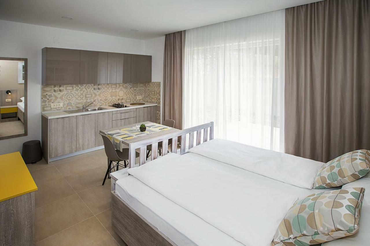 Apartments Capic Niko Башка Екстер'єр фото