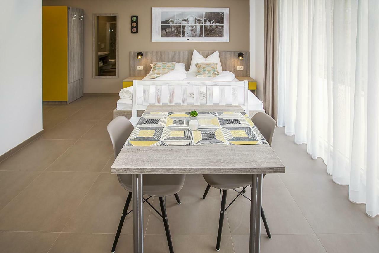 Apartments Capic Niko Башка Екстер'єр фото