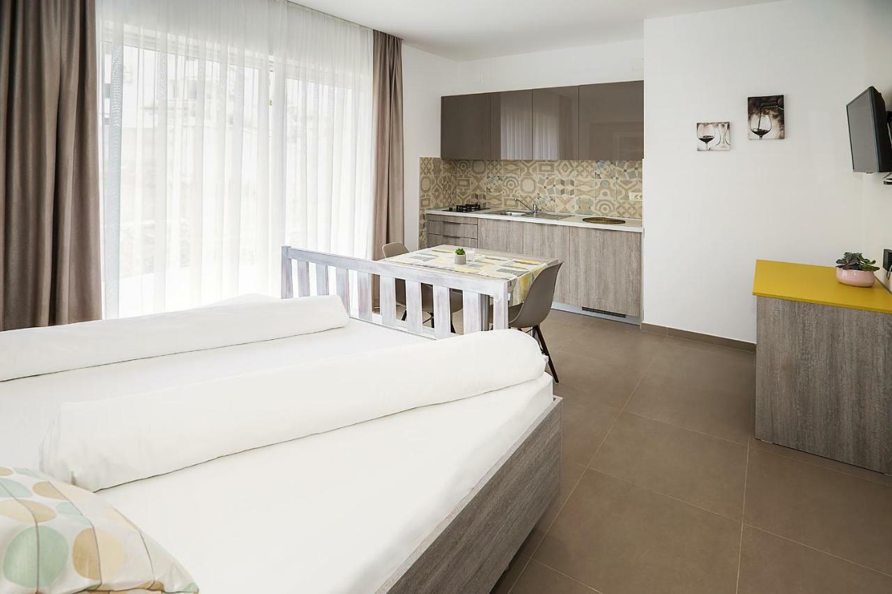 Apartments Capic Niko Башка Екстер'єр фото