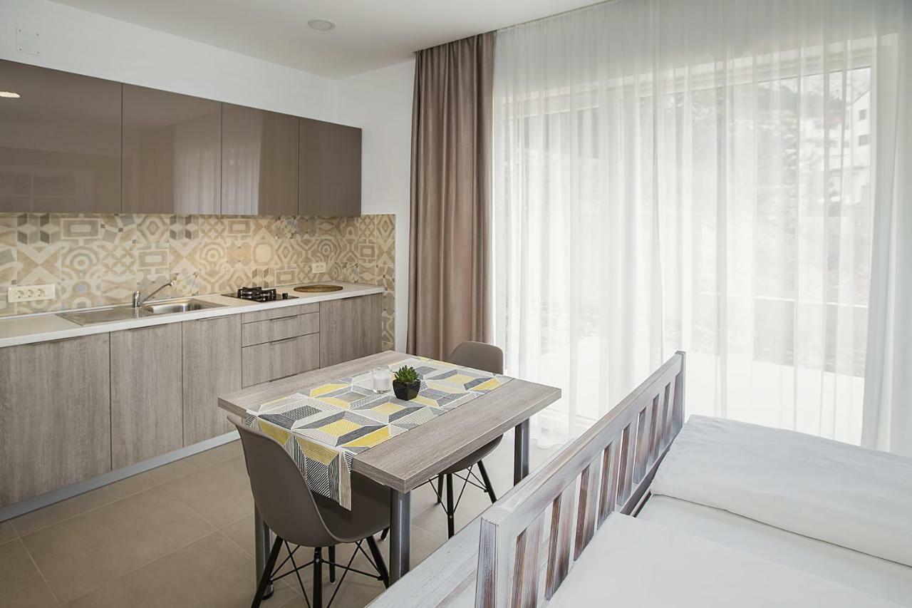 Apartments Capic Niko Башка Екстер'єр фото